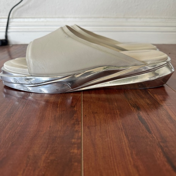 1017 ALYX 9SM Logo Slip-On Slides Silver Cream Men’s EU 44/ - Picture 3 of 7